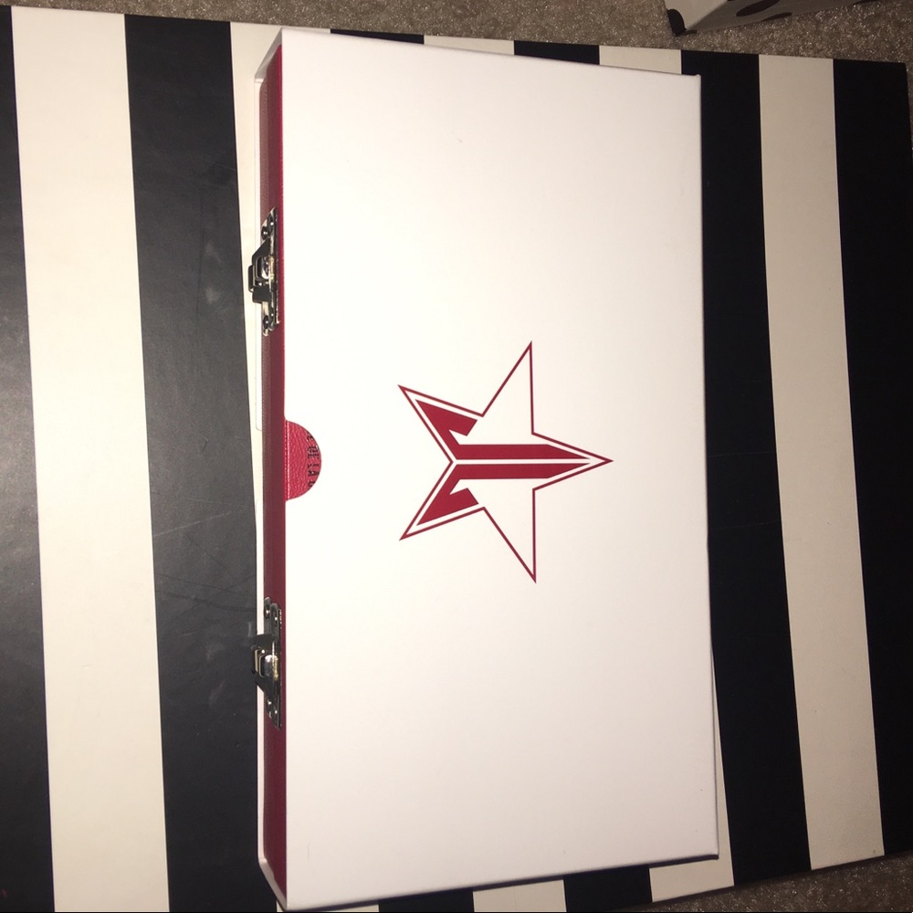 Jeffree Star Blood Sugar Palette